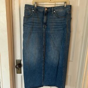 NEW w/o tags - Madewell Denim Skirt - never worn.  Runs large